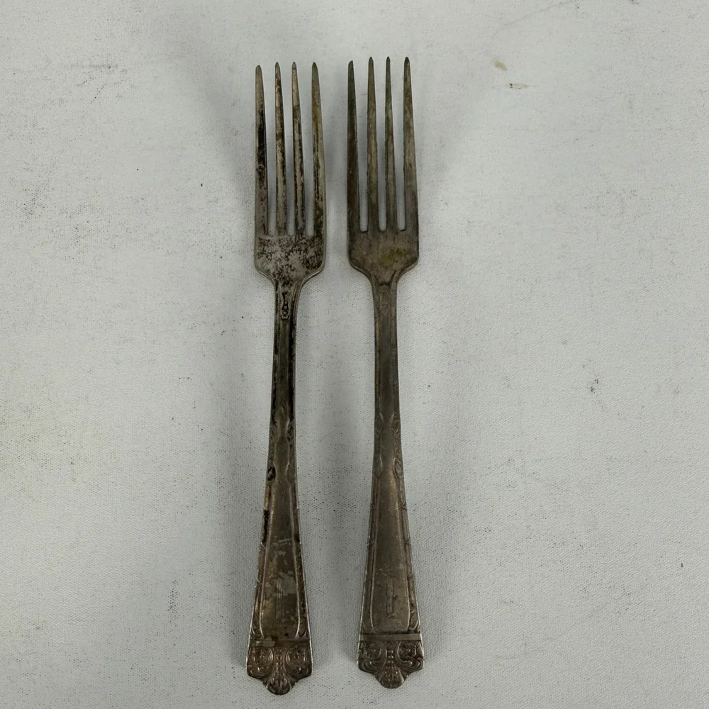 2 DINNER FORKS MONROE SILVER CO. THREE PATTERN SILVERPLATE  7 1/4